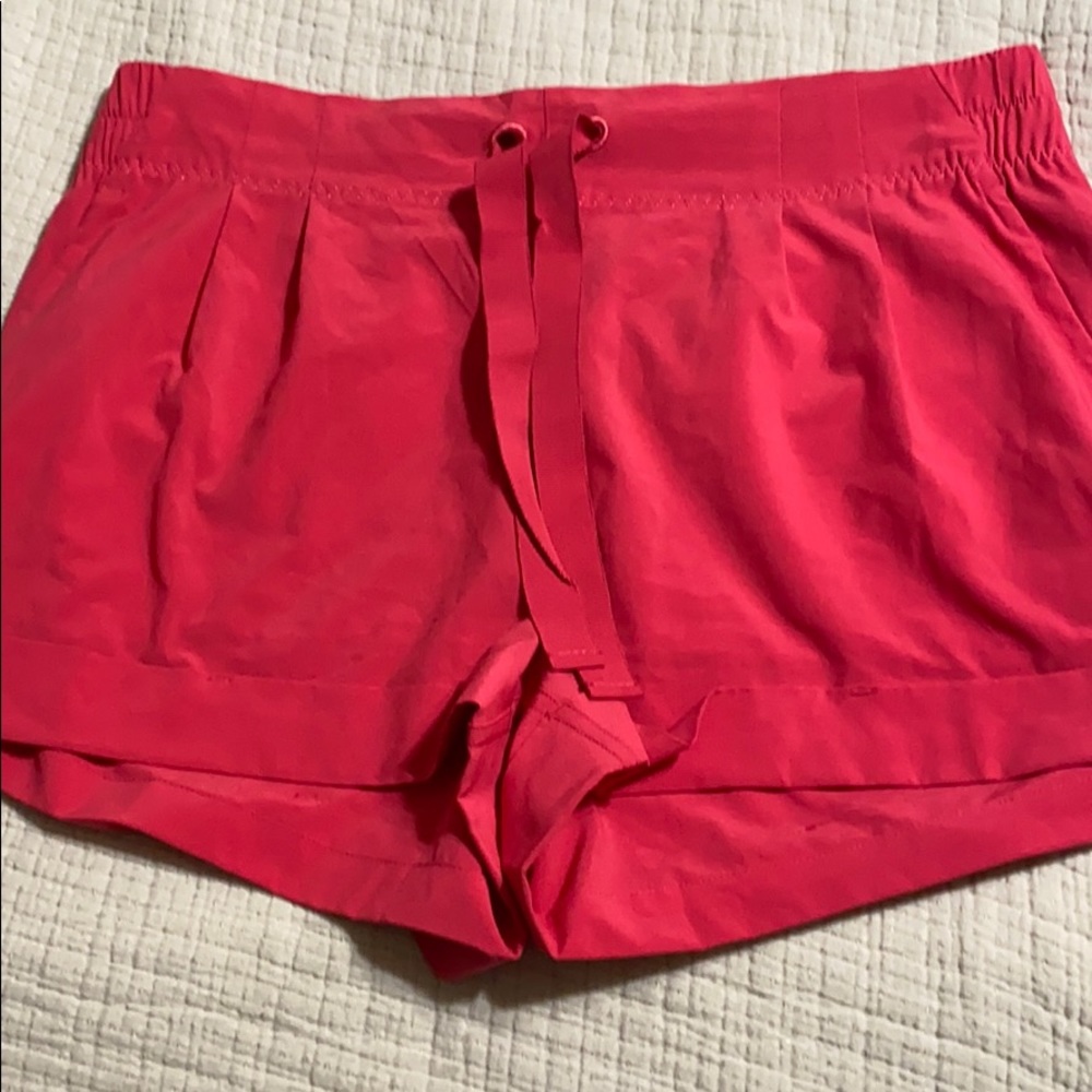 Lululemon Spring Break Away shorts